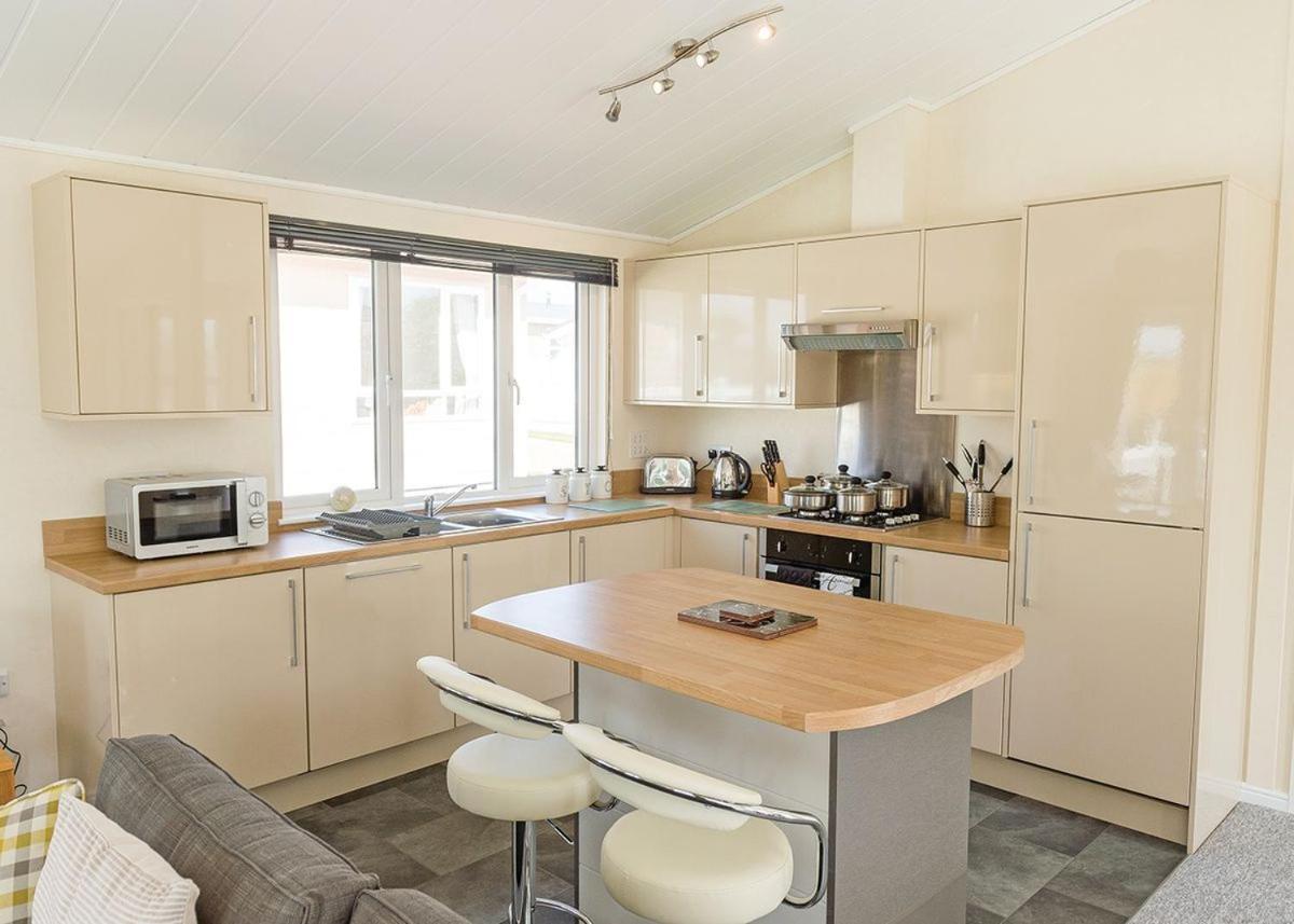 Mundesley Holiday Village Екстер'єр фото