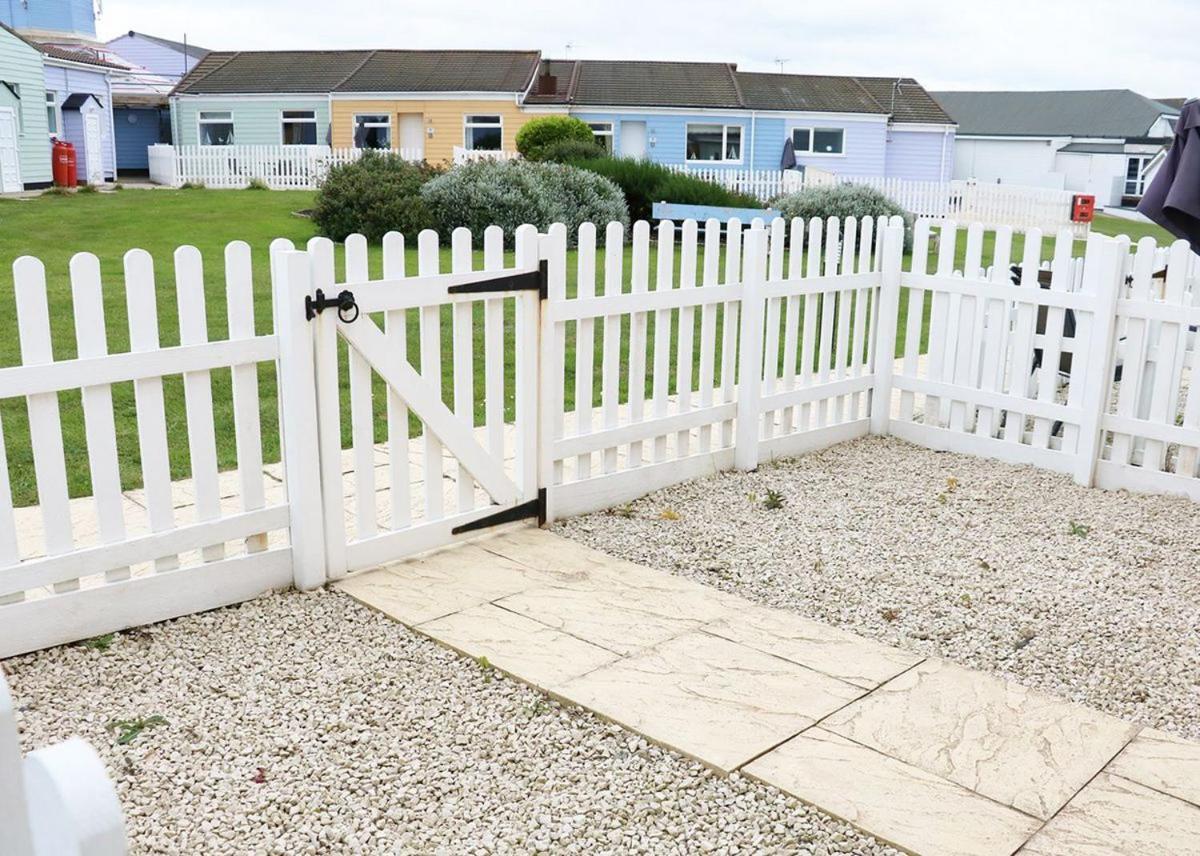 Mundesley Holiday Village Екстер'єр фото