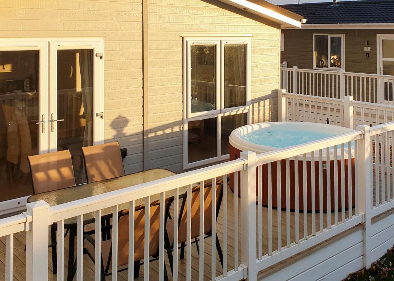 Mundesley Holiday Village Екстер'єр фото